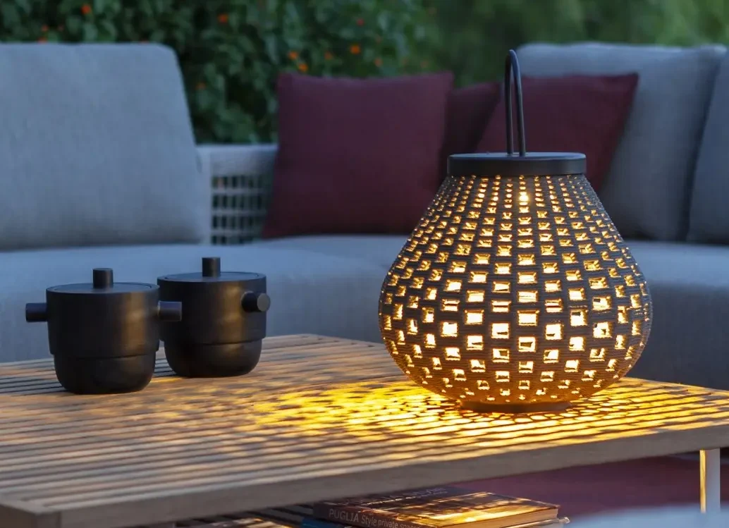 Tendances Mobilier d'extérieur : Poltrona frau luminaire outdoor chez Jbonet à Nice, Cannes et Monaco