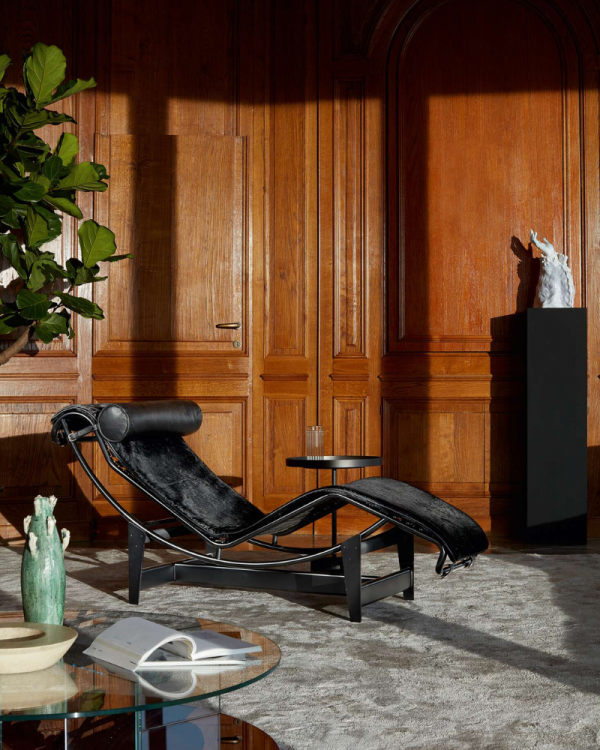 Mobilier design Lc4, fauteuil long de le corbusier de la marque cassina